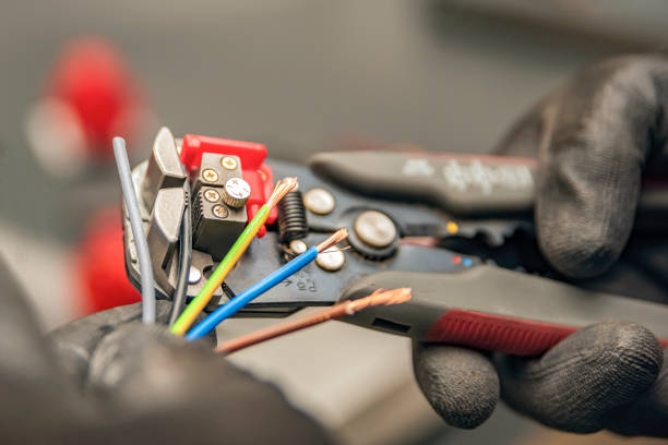 Best Licensed Electrician  in Camden, AR